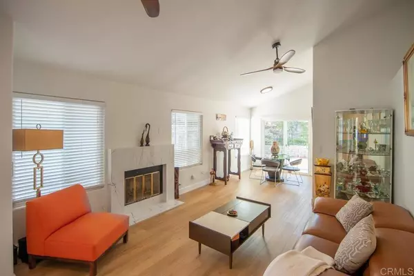 Carlsbad, CA 92009,3064 Via Mariposa