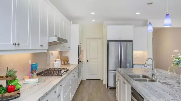 Escondido, CA 92029,21762 Amble DR