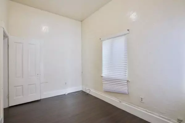 National City, CA 91950,921 Hoover AVE