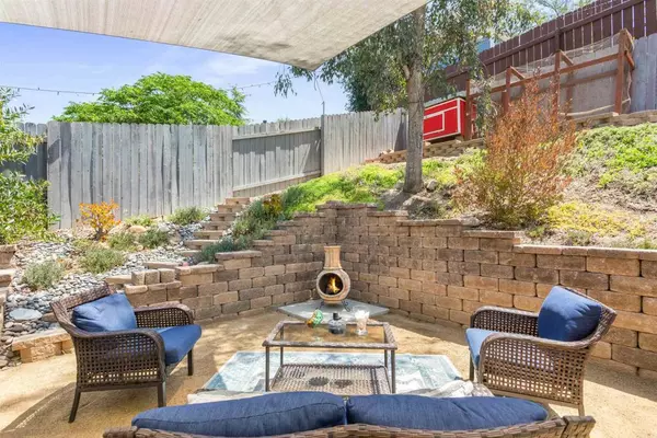 Ramona, CA 92065,622 G ST N