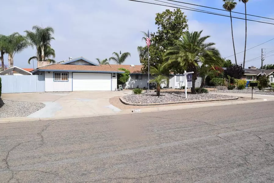 720 Terra LN, El Cajon, CA 92019