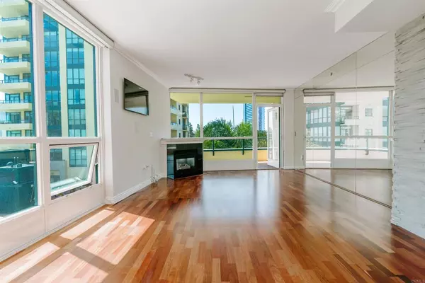 San Diego, CA 92101,555 Front ST #402