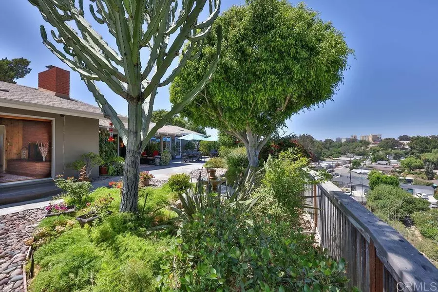 4861 Barbarossa PL, San Diego, CA 92115