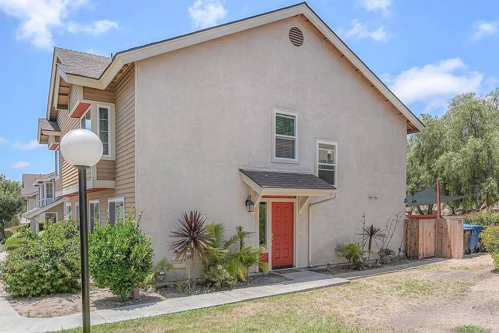 San Diego, CA 92139,2085 Manzana WAY