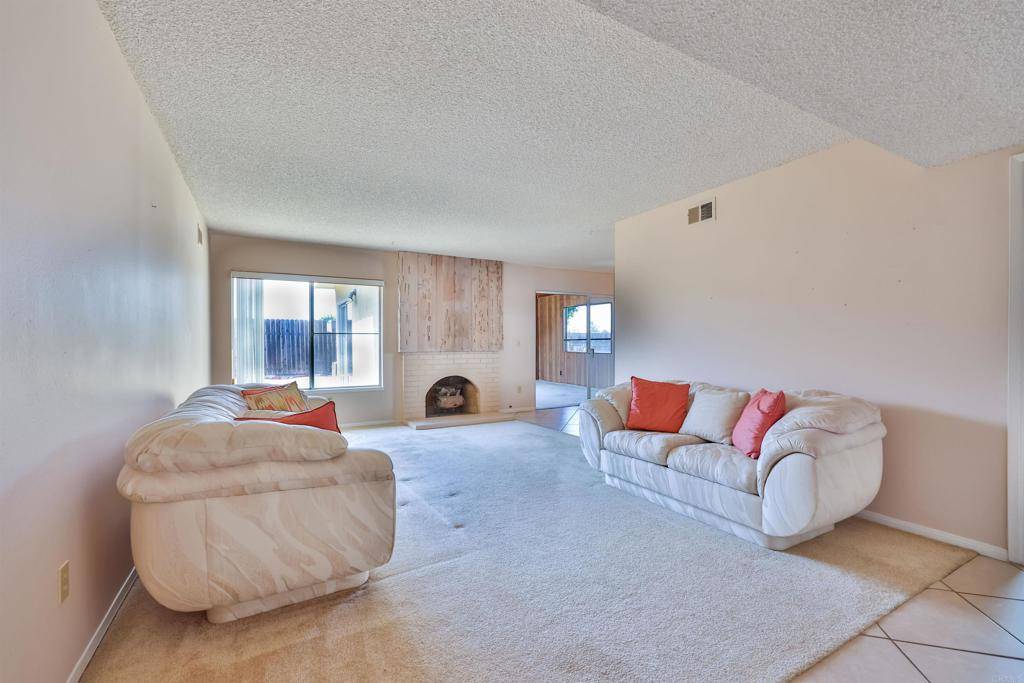 San Diego, CA 92111,7023 Rockglen AVE