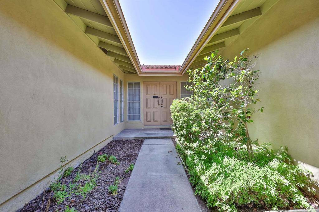 San Diego, CA 92111,7023 Rockglen AVE