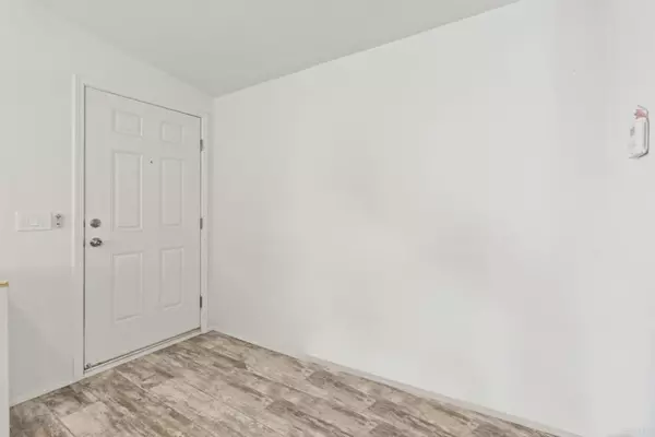 El Cajon, CA 92021,12044 Royal Space 103 RD #103