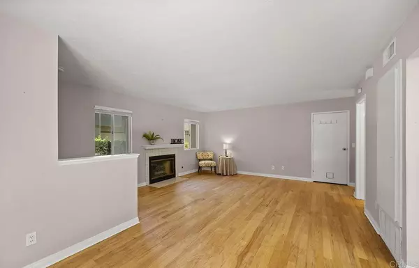 Santee, CA 92071,7421 Mission Trails #132