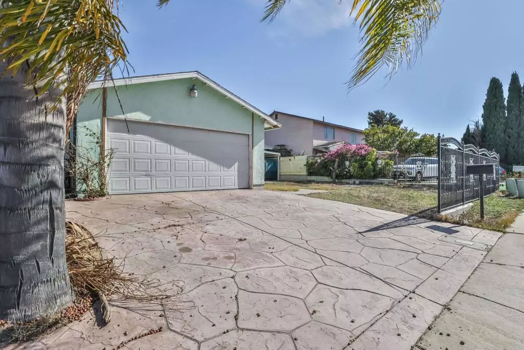 San Diego, CA 92114,315 Sweetwood ST