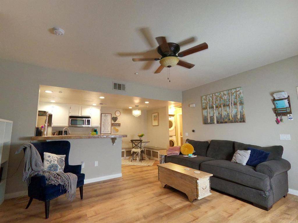 Lakeside, CA 92040,9728 Marilla DR #404