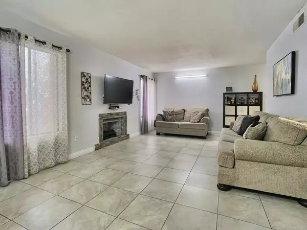 El Cajon, CA 92020,565 S Mollison Ave #G