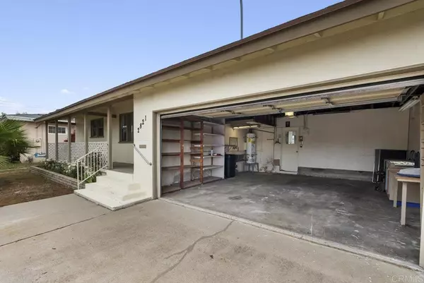 Lemon Grove, CA 91945,2821 Washington ST