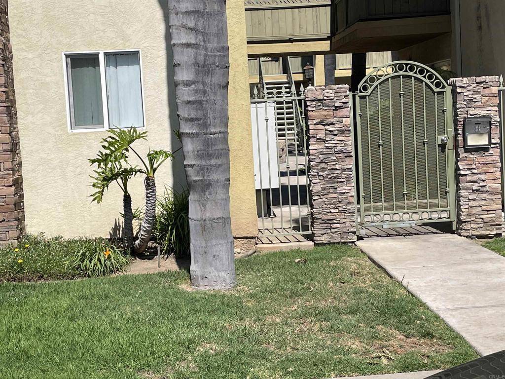 453 Graves #4, El Cajon, CA 92020