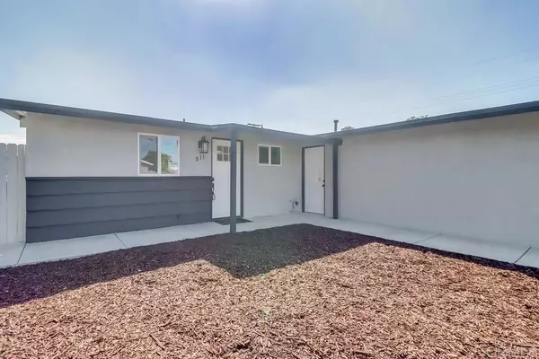 Spring Valley, CA 91977,811 Paraiso AVE