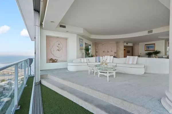 Coronado, CA 92118,1820 Avenida del Mundo #1607