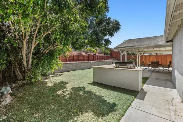 Lemon Grove, CA 91945,1927 Primera ST