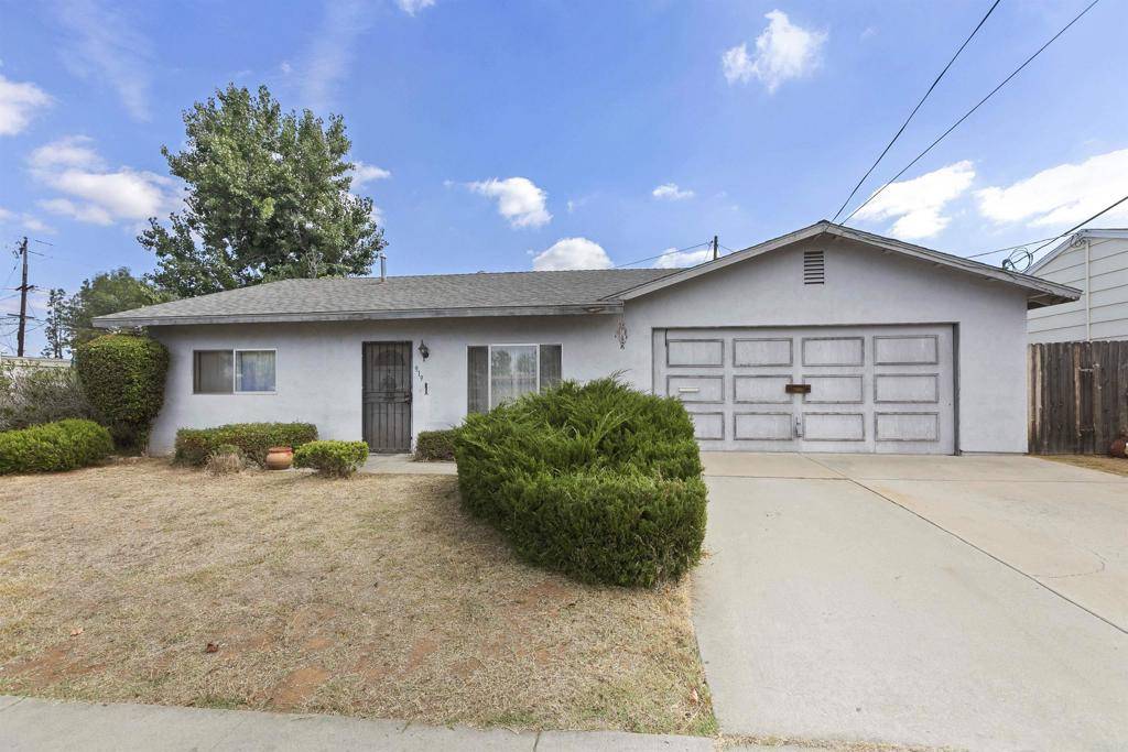 919 S Mollison AVE, El Cajon, CA 92020