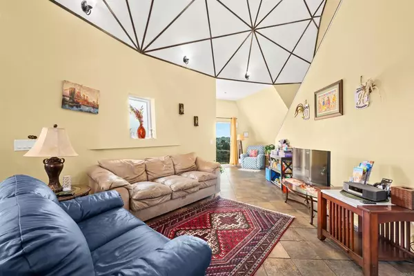 1270 WEAVER ST San Diego, CA 92114