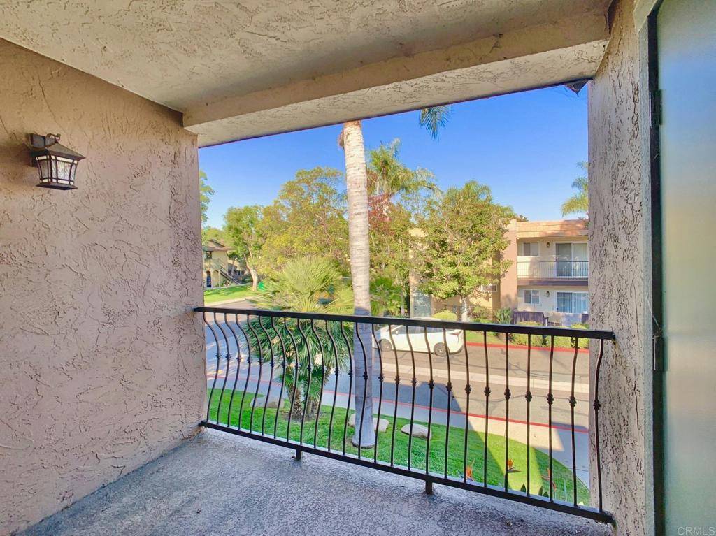 155 Avenida Descanso #204, Oceanside, CA 92057