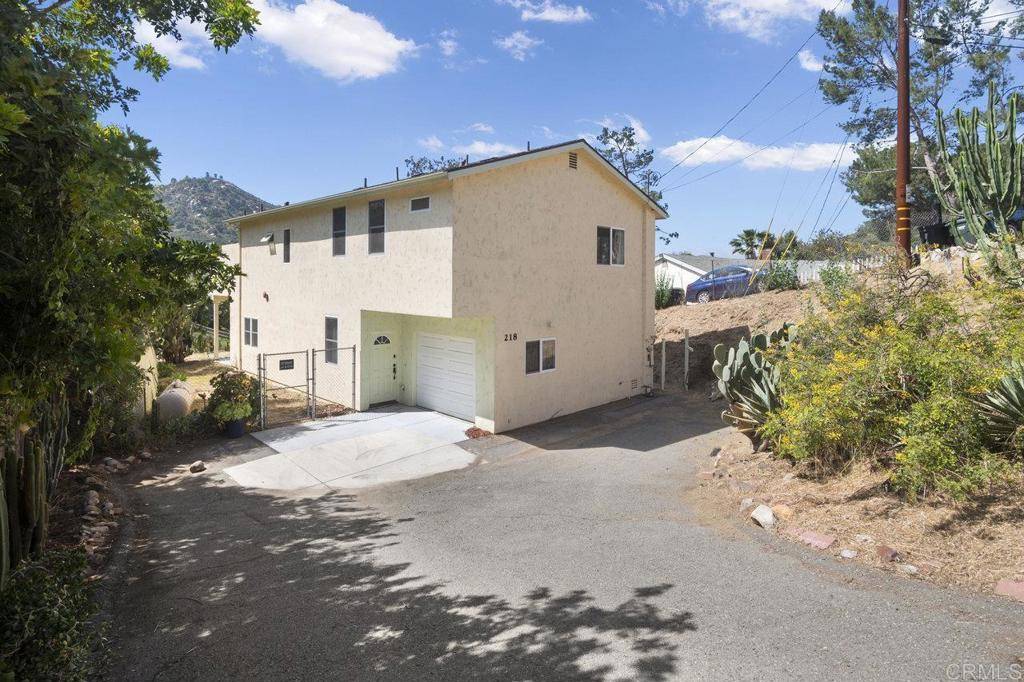 218 W Noakes ST, El Cajon, CA 92019