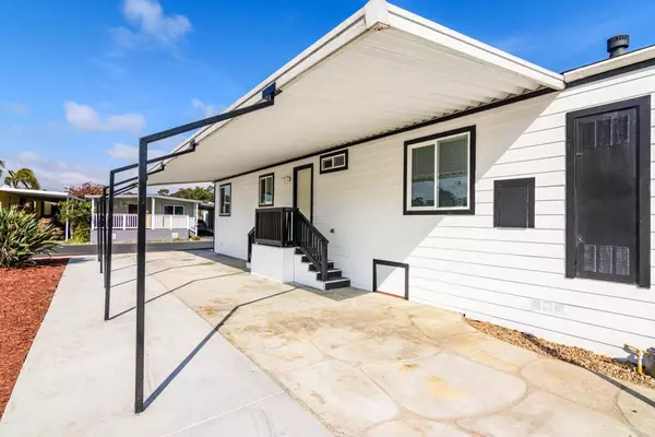 Oceanside, CA 92054,112 Greenwood LN