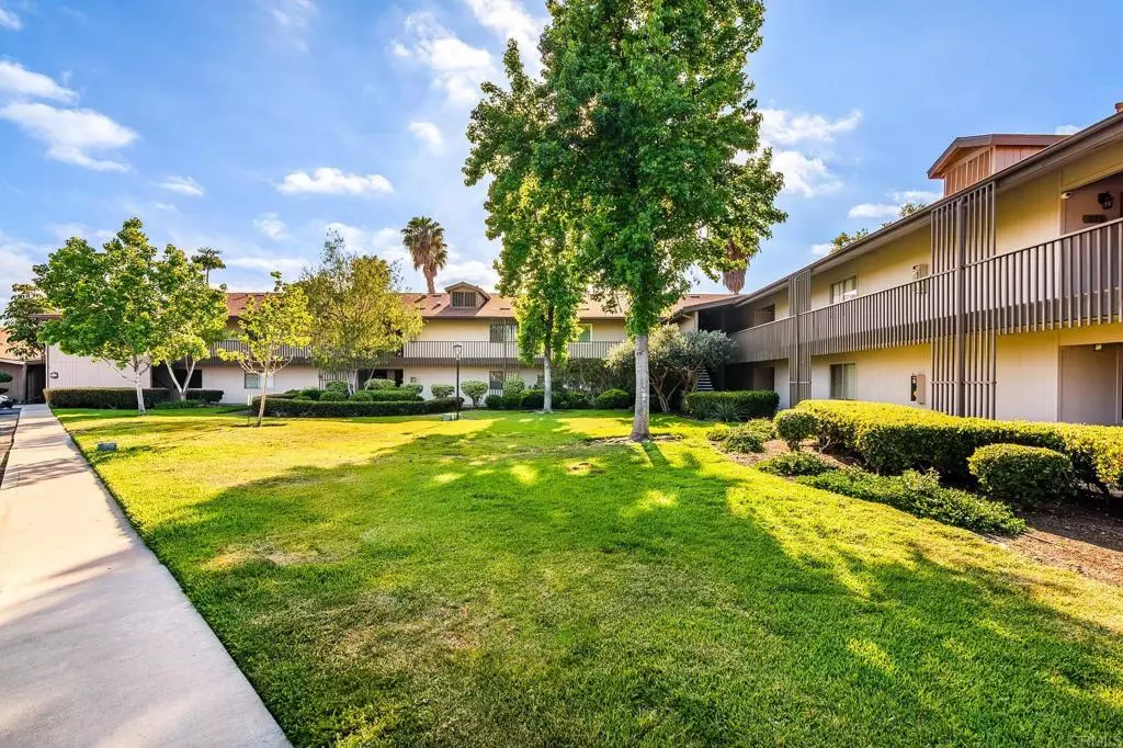 Bonita, CA 91902,4201 Bonita Road #144