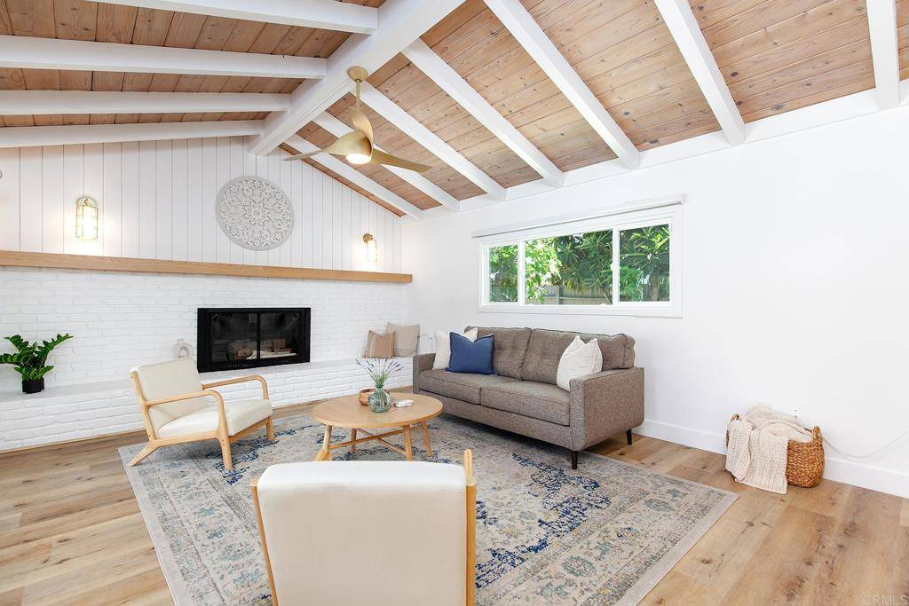San Diego, CA 92119,6918 GLENFLORA AVE