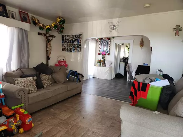 East San Diego, CA 92105,3321 23 45th ST