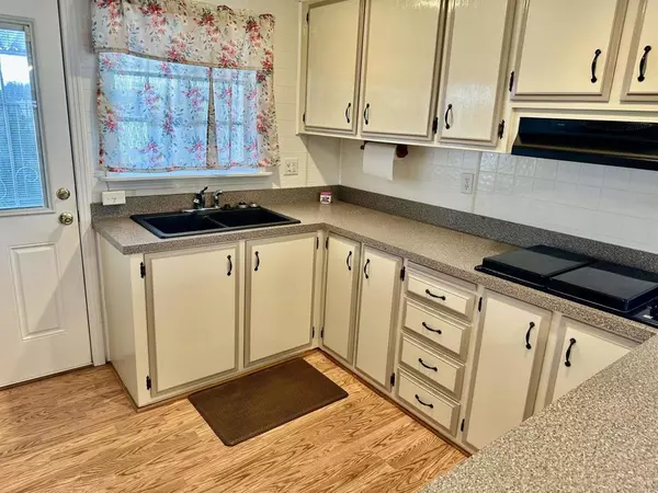 Santee, CA 92071,8301 Mission Gorge RD #115