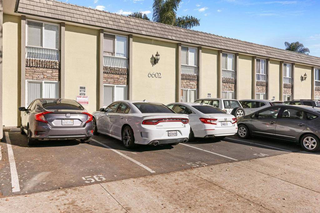 San Diego, CA 92117,6602 Beadnell WAY #14