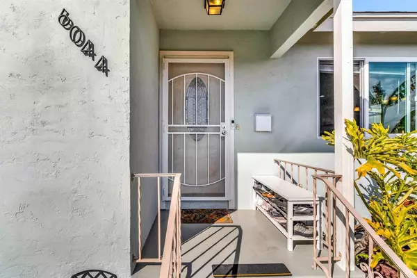 San Diego, CA 92139,6044 Roanoke ST