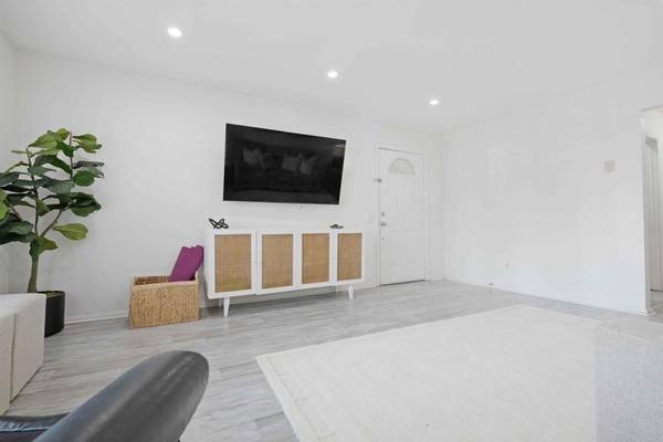 Chula Vista, CA 91911,1420 Hilltop DR #408