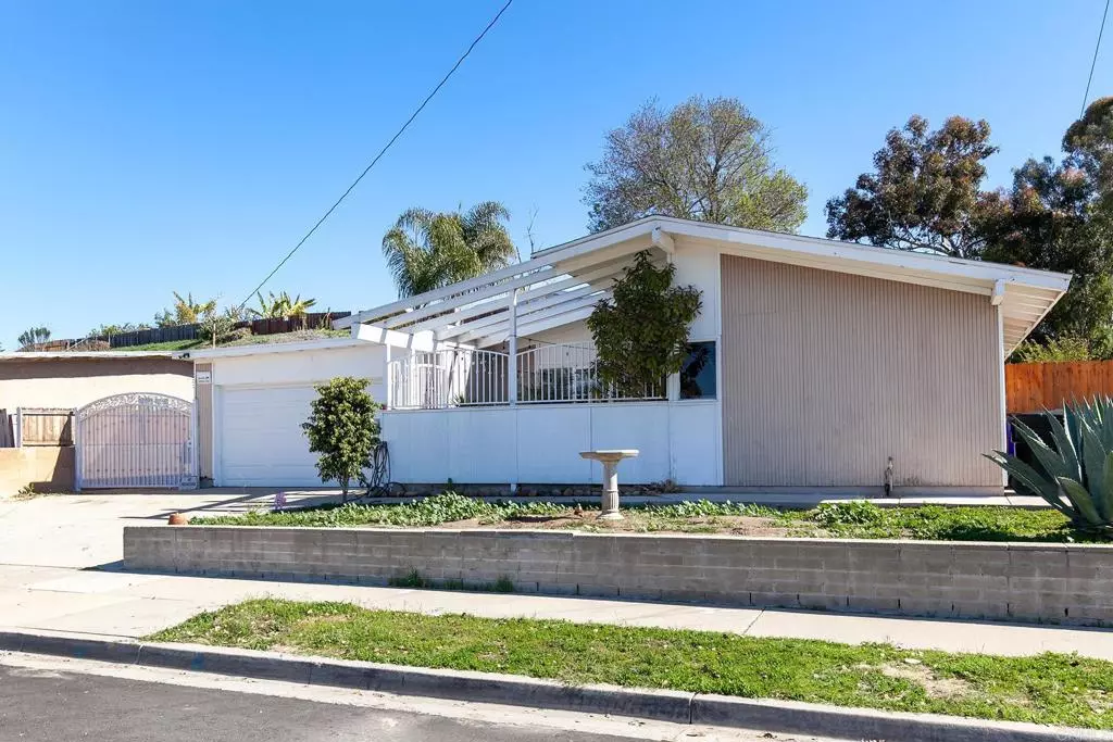 San Diego, CA 92114,7550 Deville Dr