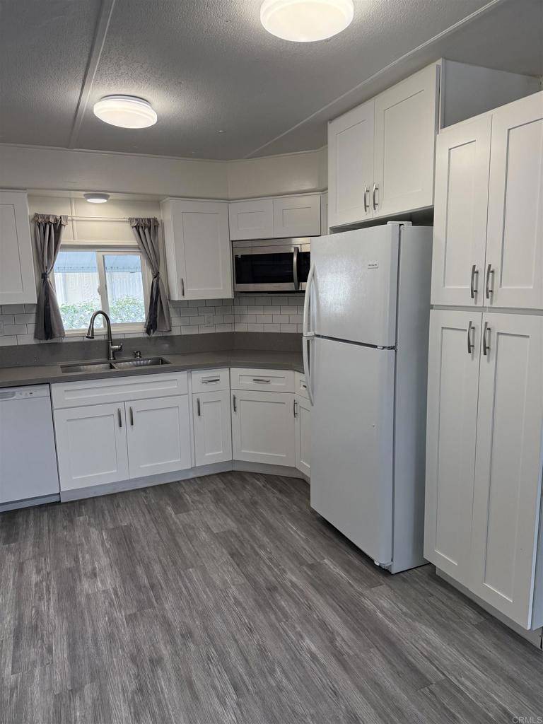 El Cajon, CA 92021,1174 E Main St Spc 102