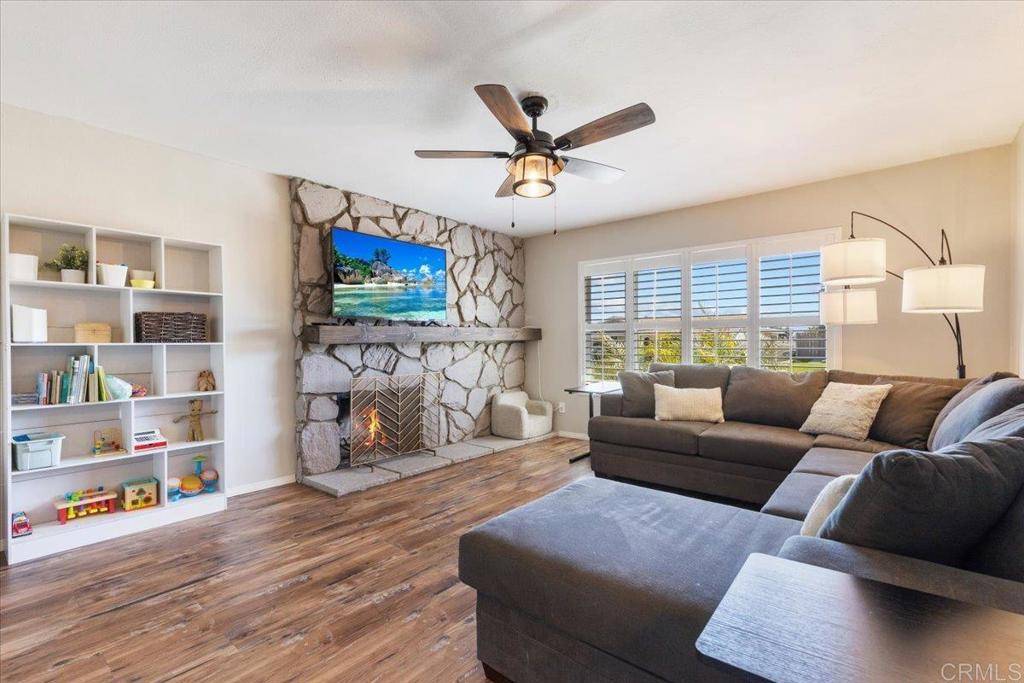 10114 Woodglen Vista DR, Santee, CA 92071