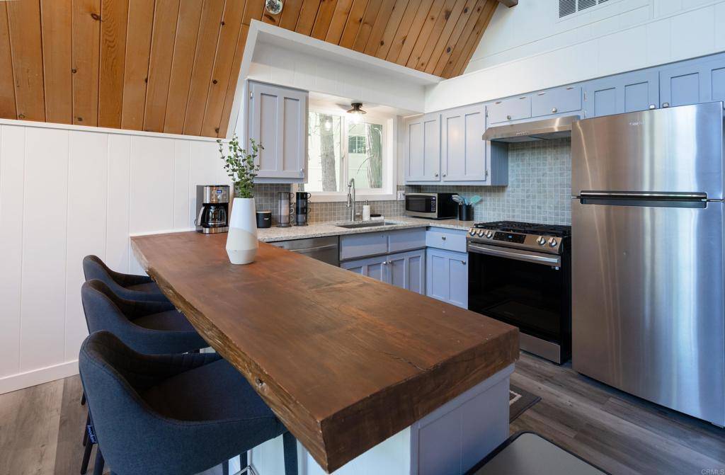 Lake Arrowhead, CA 92352,155 Birchwood DR