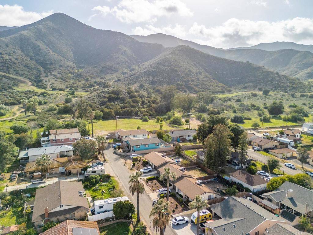 Lake Elsinore, CA 92530,33115 Evergreen St