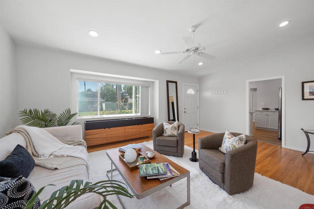 La Mesa, CA 91941,8899 Mariposa St.