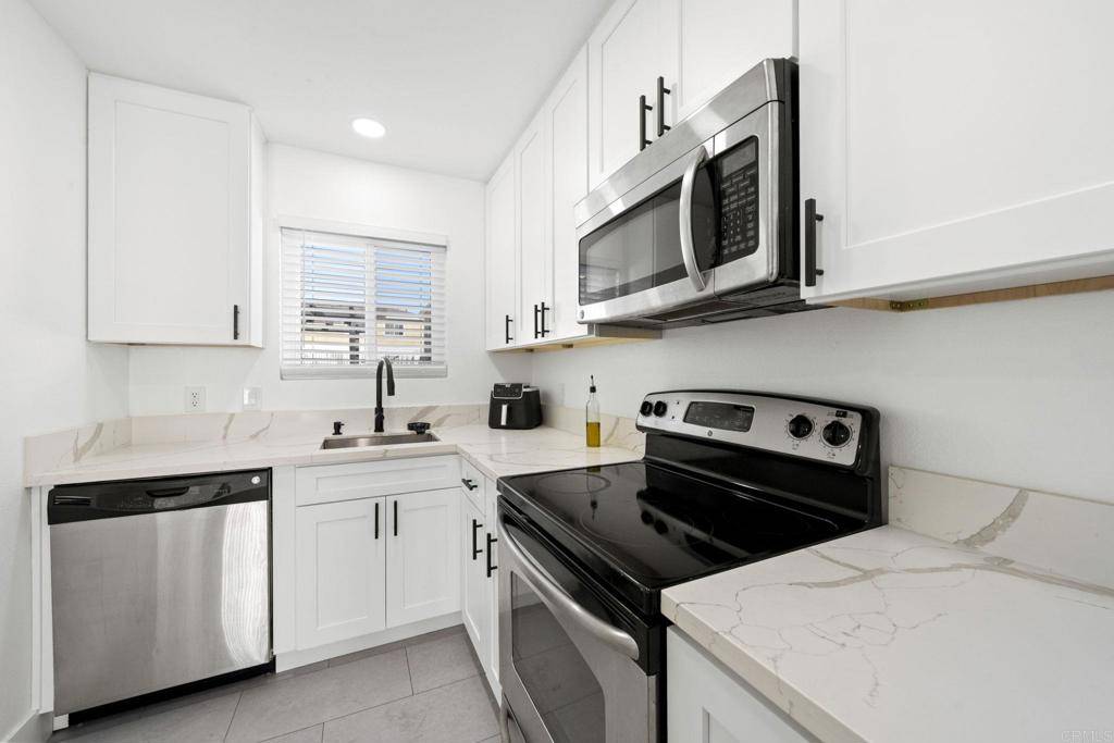 Spring Valley, CA 91977,9210 Kenwood DR #J