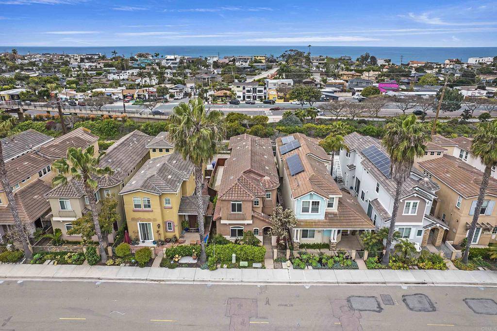 Solana Beach, CA 92075,417 N Cedros AVE