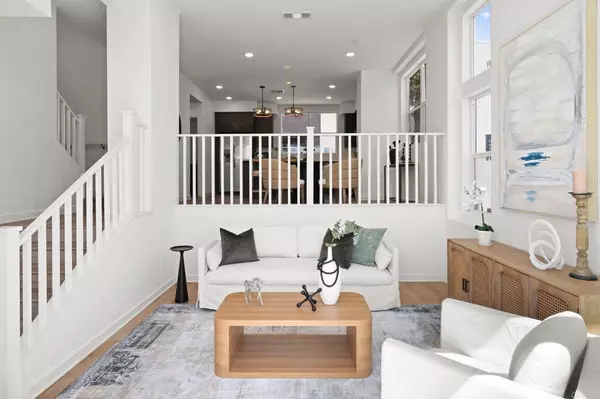 San Diego, CA 92108,10472 San Diego Mission Rd #11