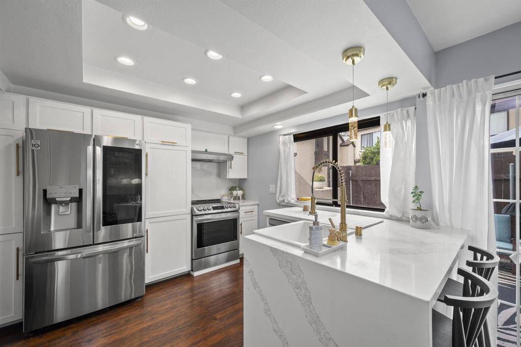 3020 Plaza Lorenzo, Bonita, CA 91902