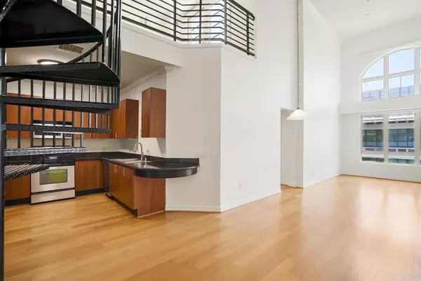 San Diego, CA 92101,1465 C Street #3604