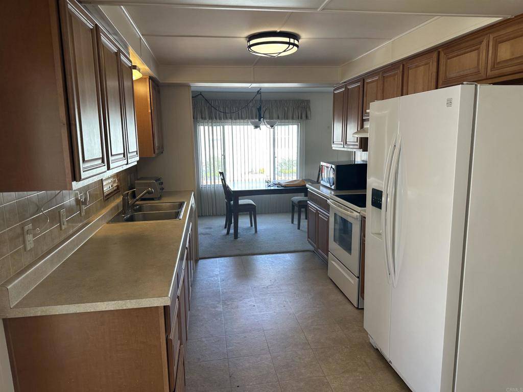 Santee, CA 92071,8301 Mission Gorge RD #246