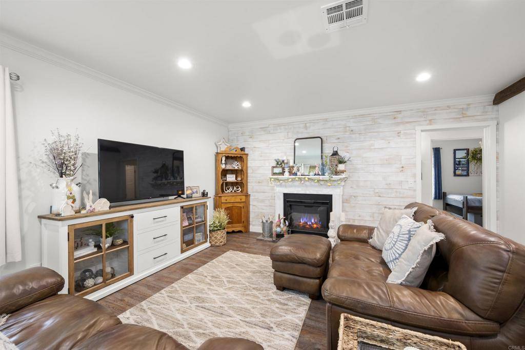 586 DEL MAR AVE, Chula Vista, CA 91910