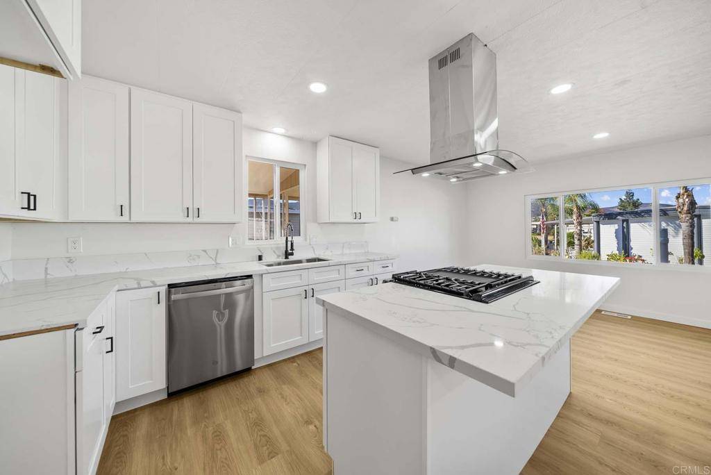 Santee, CA 92071,8301 Mission Gorge RD #253