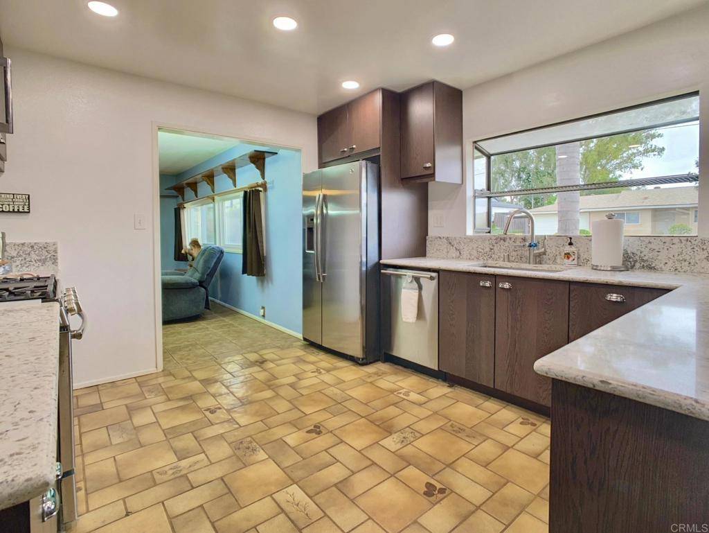 Santee, CA 92071,9884 Settle RD