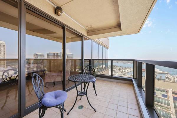 200 Harbor Dr #2303,  San Diego,  CA 92101