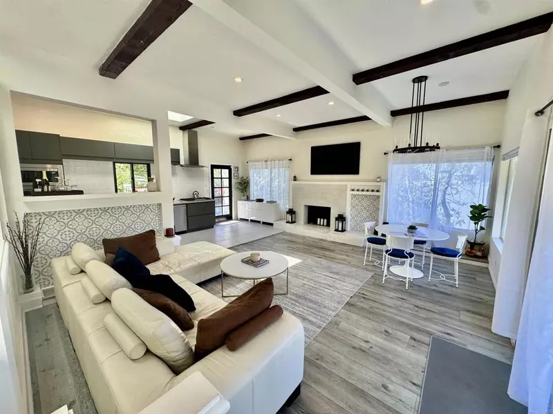 1923 Sunset Plaza Drive DR, West Hollywood, CA 90069