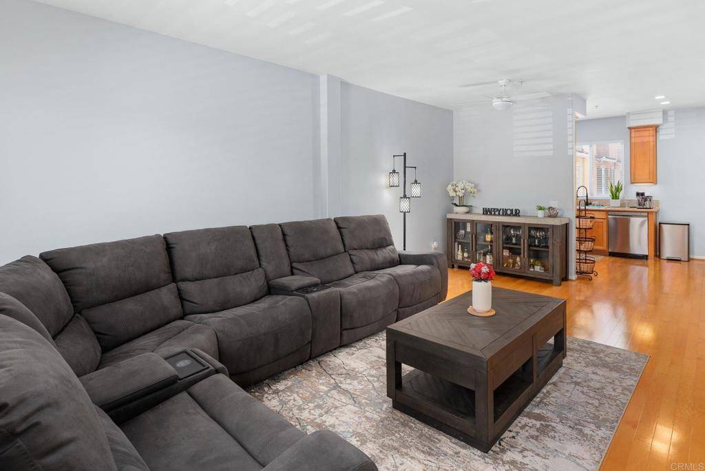 San Diego, CA 92111,7643 Family CIR